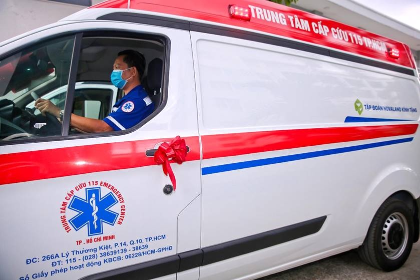 Novaland trao tặng 2 xe cấp cứu trị giá 5 tỷ đồng cho Trung tâm Cấp cứu 115