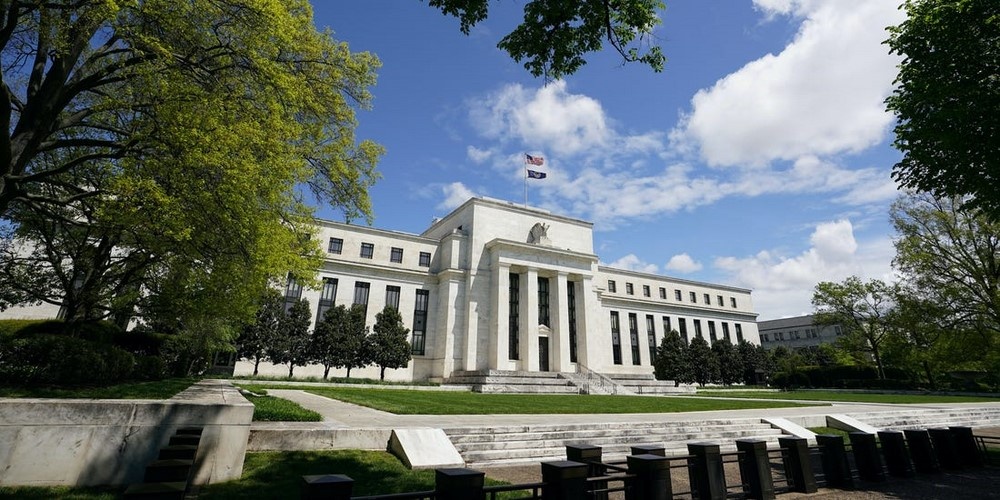 Lo cho triển vọng kinh tế, Fed muốn tăng hỗ trợ tài chính