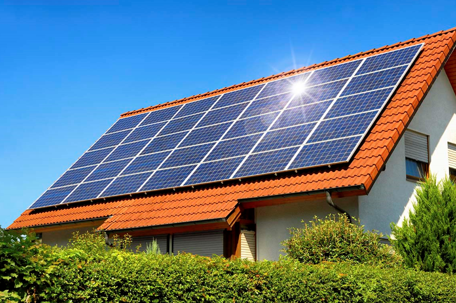 Đầu tư điện mặt trời mái nhà: Cần chính sách “gối đầu”