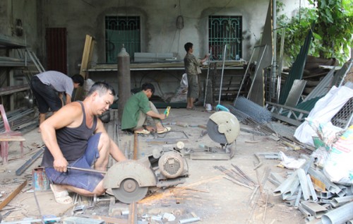Từ hộ nghèo vươn lên thành chủ xưởng cơ khí