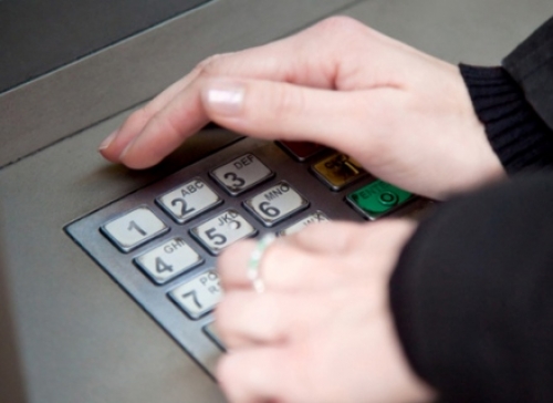 Thêm giải pháp an toàn cho chủ thẻ khi rút tiền ATM trong khoảng thời gian từ 23h đến 5h