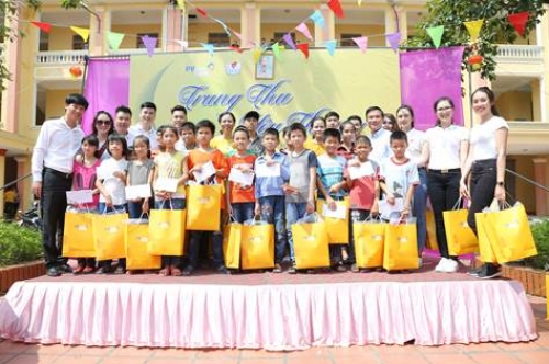 PVcomBank mang yêu thương đến với trẻ em khuyết tật tỉnh Thái Bình