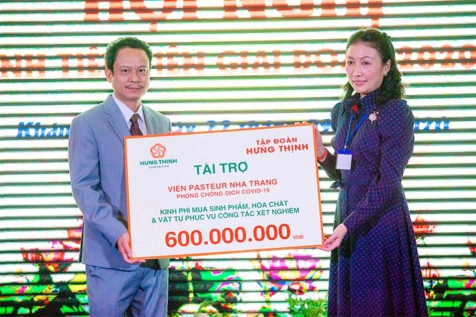 Tập đoàn Hưng Thịnh trao tặng 600 triệu cho Viện Pasteur Nha Trang