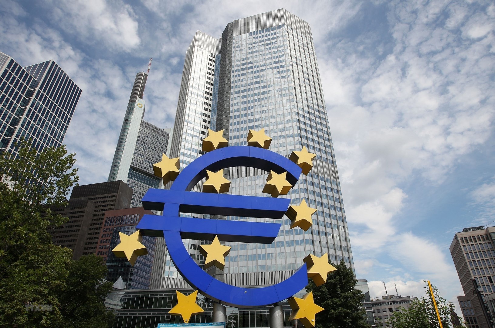 kinh te eurozone nguy co suy thoai can ke