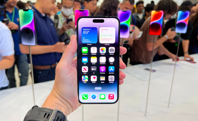 iPhone 14 Pro Max là smartphone có màn hình tốt nhất