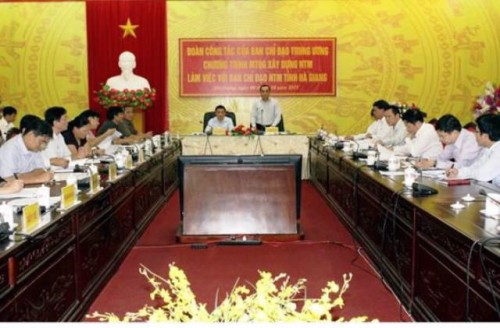 Phó Thống đốc Nguyễn Đồng Tiến kiểm tra thực hiện xây dựng NTM tại Hà Giang