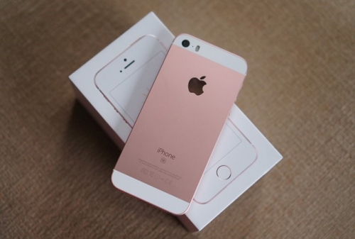 iPhone SE đồng loạt giảm giá 2-3 triệu đồng