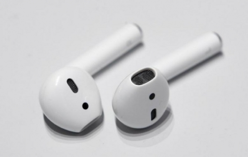 Apple hoãn giao hàng tai nghe AirPods