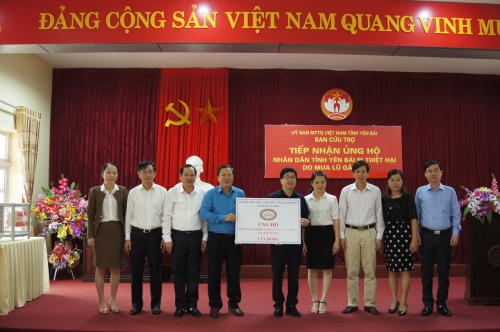 Công đoàn Ngân hàng Việt Nam thăm và ủng hộ đồng bào Yên Bái