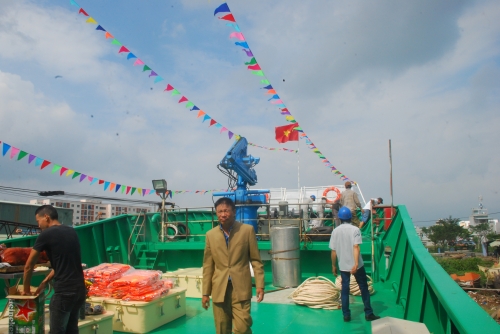Cận cảnh hạ thủy tàu “67” lớn nhất miền Trung