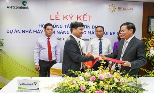Vietcombank ký Hợp đồng tín dụng Dự án Nhà máy điện mặt trời BP Solar1