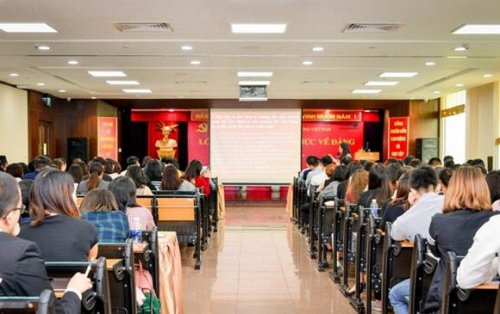 Đảng bộ Vietcombank tổ chức lớp bồi dưỡng lý luận chính trị