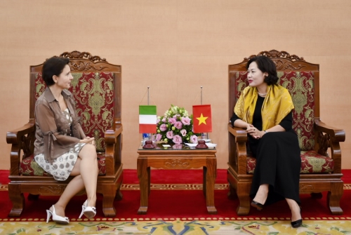 Phó Thống đốc NHNN Nguyễn Thị Hồng tiếp xã giao Đại sứ Italia tại Việt Nam