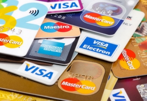 Nguyên tắc sử dụng thẻ tín dụng giúp bạn tránh được những rủi ro tài chính khi thanh toán hàng hóa và dịch vụ. Hãy xem hình ảnh liên quan để tìm hiểu về những nguyên tắc cơ bản khi sử dụng thẻ tín dụng, từ việc chọn thẻ phù hợp đến cách quản lý số dư và trả nợ đúng hạn.