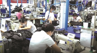 Hà Nội: Doanh nghiệp và người lao động bớt lo