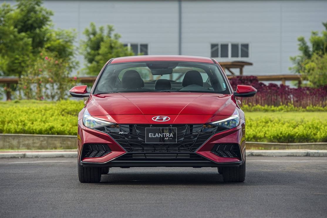 hyundai elantra the he moi ra mat thi truong viet nam