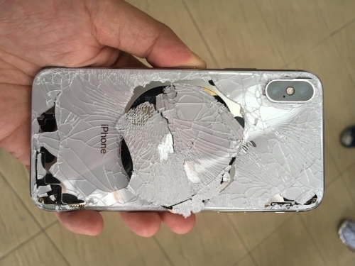 iPhone X bị tố nhiều lỗi