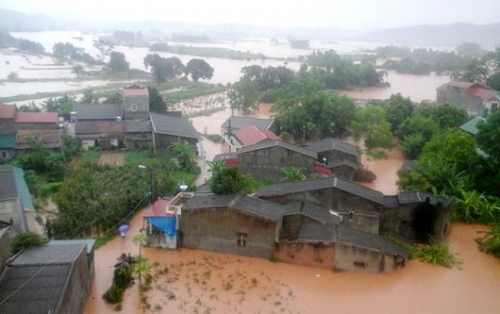 Agribank hỗ trợ khách hàng khắc phục hậu quả thiệt hại do bão số 12