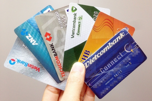 Sẽ quản lý chặt hơn thẻ tín dụng