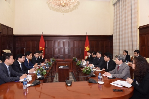 Tập đoàn Tài chính Hana mong muốn đóng góp cho sự phát triển của ngân hàng Việt Nam