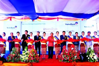 Nhìn từ việc đầu tư ra nước ngoài của ngân hàng Việt