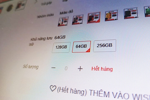 Người Việt săn iPhone giá rẻ 'ngày độc thân'
