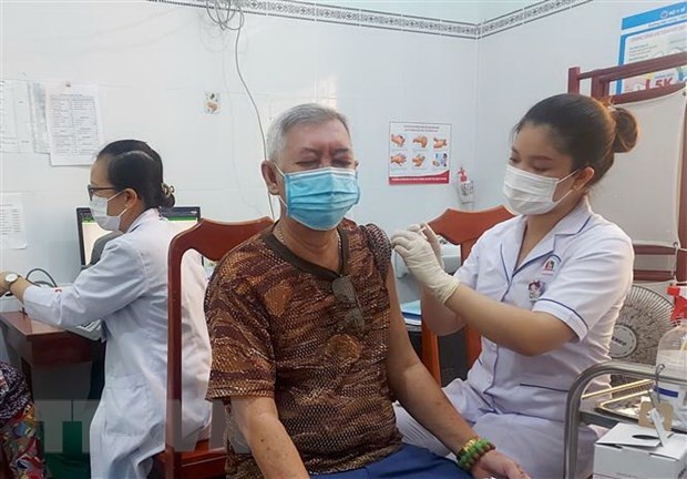 https://cdn.thoibaonganhang.vn/stores/news_dataimages/minhvl/112022/03/18/1522_ttxvn_tiem_vaccine_2.jpg