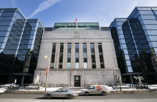 Ngân hàng trung ương Canada lo thắt chặt quá mức