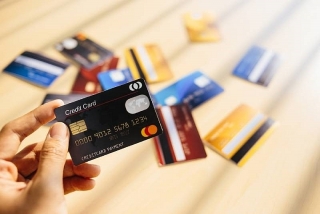 Mỹ: Lãi suất thẻ tín dụng bị đẩy lên mức cao kỷ lục
