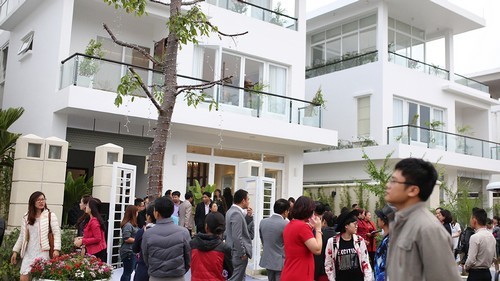Nhà đầu tư Hà Nội đổ về Sầm Sơn xem biệt thự FLC L’Amoura