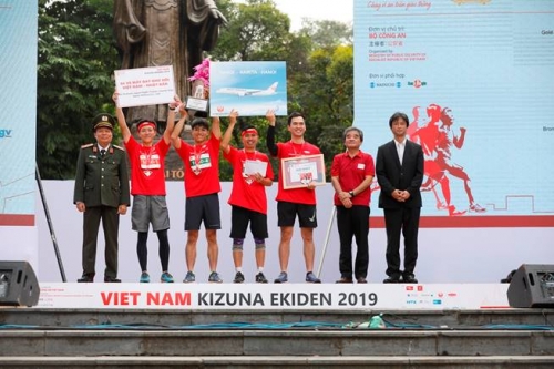 Dai-ichi Life tiếp tục là nhà tài trợ Vàng cho Giải chạy tiếp sức Vietnam Kizuna Ekiden 2019