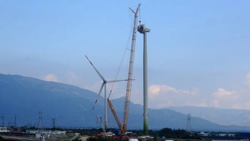 Phát điện từ tuabin điện gió lớn nhất Việt Nam