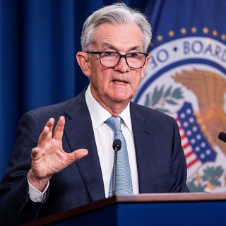 Chủ tịch Jerome Powell: Fed xem xét tạm dừng tăng lãi suất