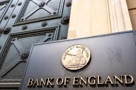 BoE tăng lãi suất thêm 25 điểm cơ bản