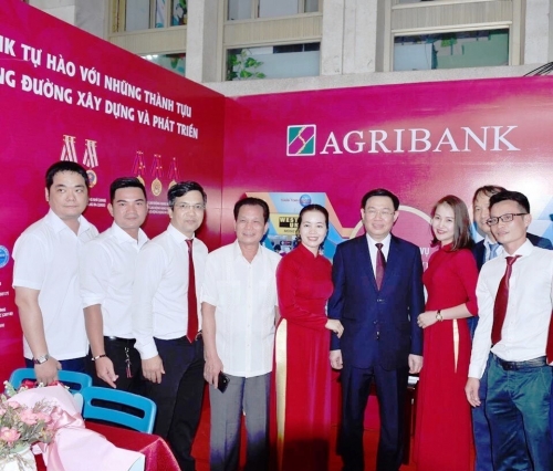 Agribank góp phần xây dựng văn hóa tiêu dùng người Việt