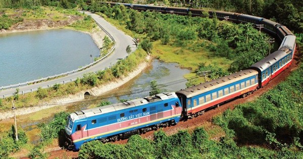 undefined Thủ tướng chỉ đạo đẩy nhanh tiến độ dự án đường sắt Lào Cai - Hà Nội - Hải Phòng