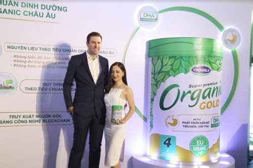Vinamilk ra mắt sữa công thức trẻ em chuẩn Organic châu Âu