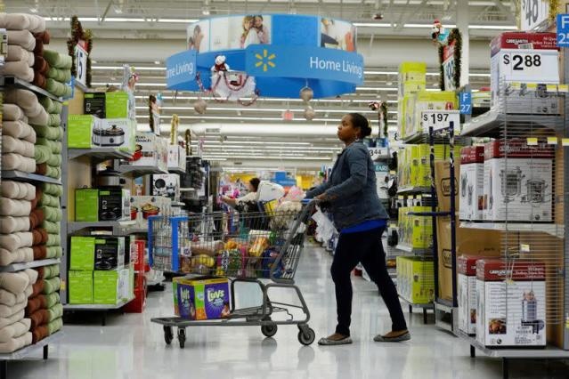 Niềm tin người tiêu dùng Mỹ lên mức cao nhất 16 tháng, giá cả đang nóng lên