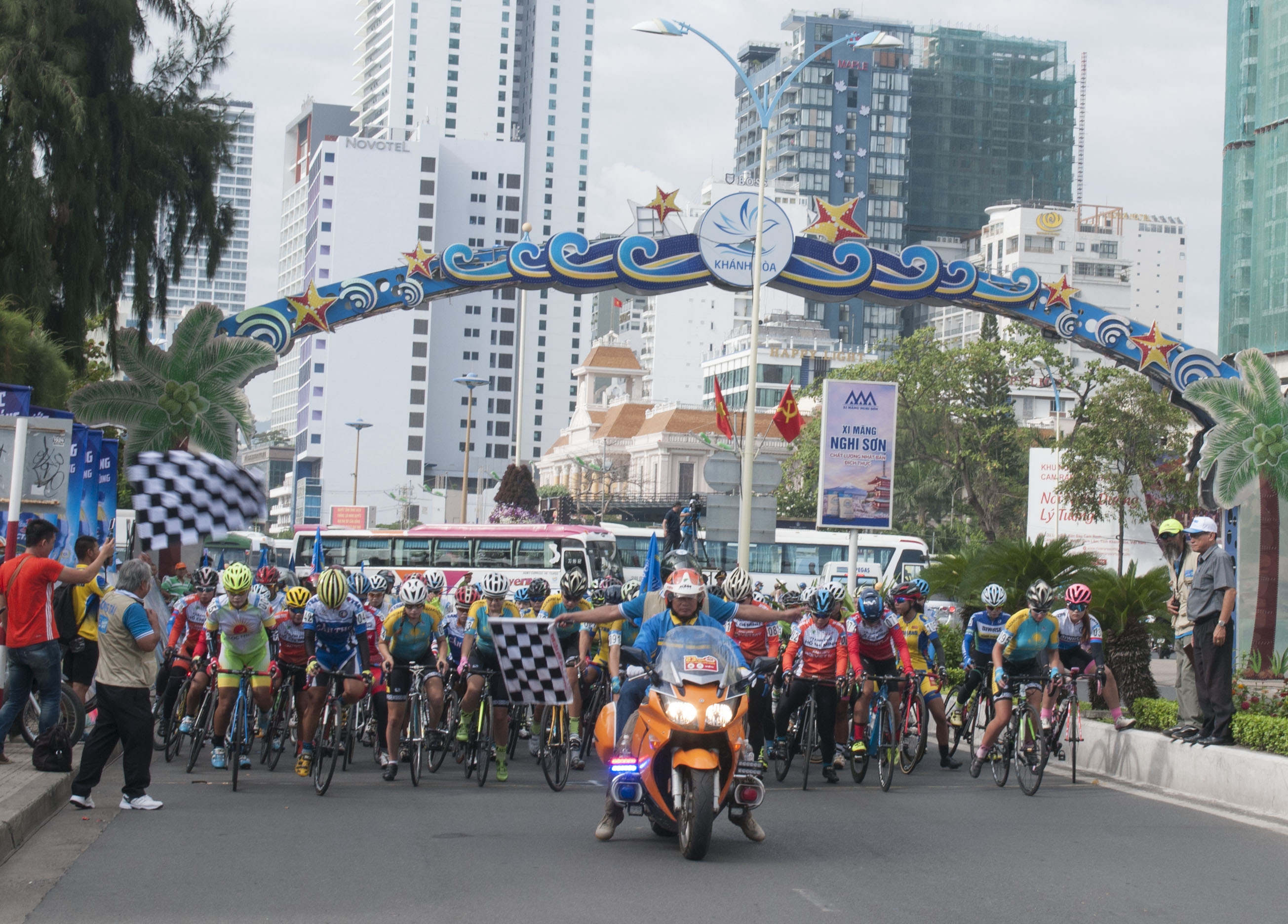 Khai mạc Giải đua Xe đạp nữ toàn quốc mở rộng