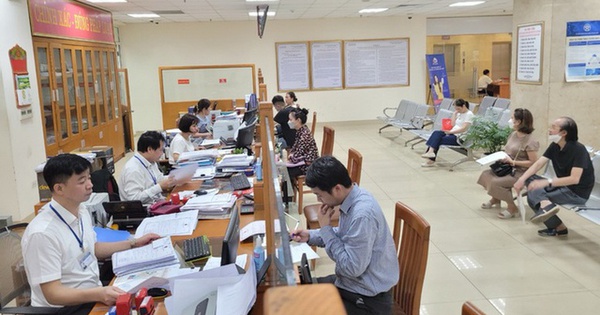 undefined Tập trung tháo gỡ khó khăn trong thực hiện thủ tục hành chính, chuyển đổi số giai đoạn đầu vận hành mô hình chính quyền địa phương 02 cấp