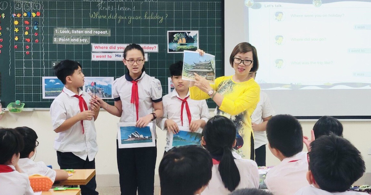 Chuyển từ "dạy tiếng Anh" sang xây dựng môi trường sử dụng tiếng Anh trong trường học