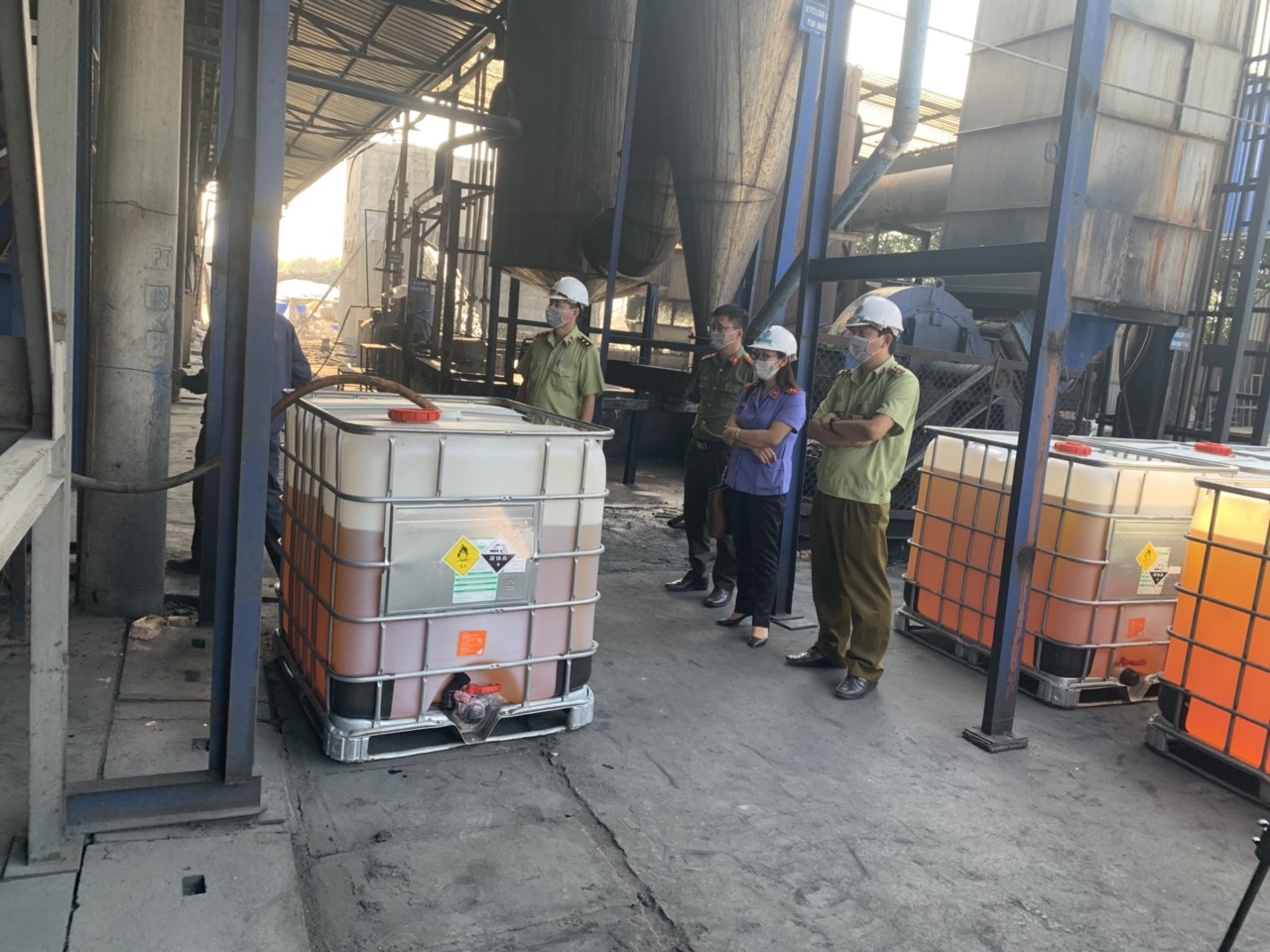 Bắc Giang: Tiêu huỷ hơn 11 nghìn lít xăng kém chất lượng