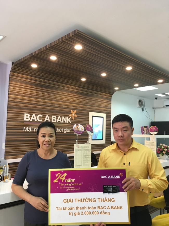 BAC A BANK trao thưởng cho khách hàng