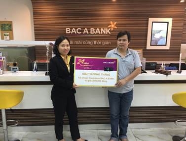 BAC A BANK trao thưởng cho khách hàng