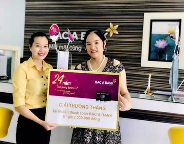 BAC A BANK trao thưởng cho khách hàng