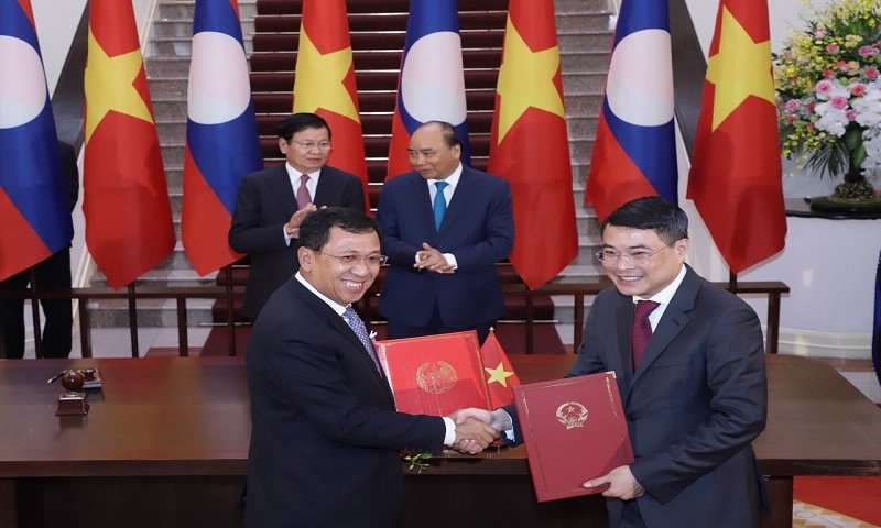 Ký Bản Ghi nhớ về Hợp tác giai đoạn 2019-2024 giữa NHNN Việt Nam và Ngân hàng CHDCND Lào
