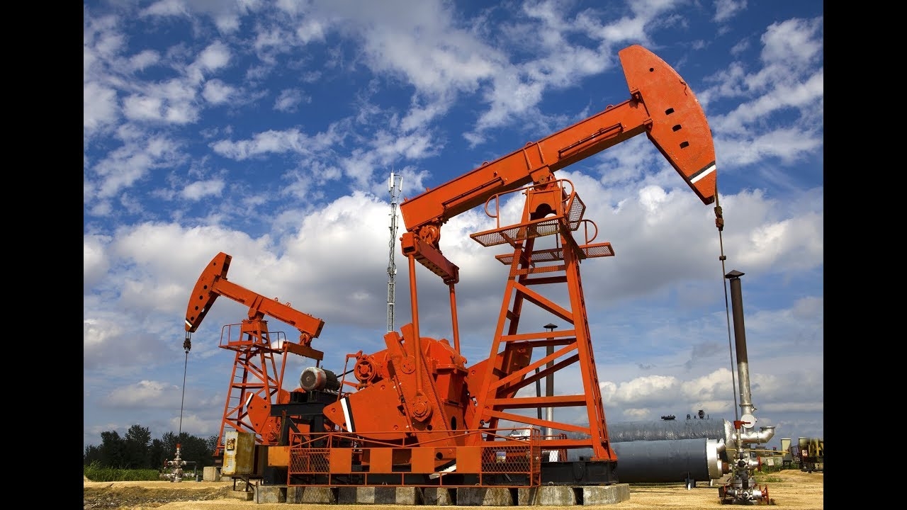 Giá dầu 'rơi' phiên thứ ba do căng thẳng thương mại Mỹ - Trung đe dọa giảm nhu cầu