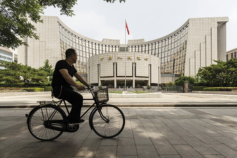 Trung Quốc cắt giảm lãi suất tài trợ ngắn hạn lần đầu tiên kể từ 2015