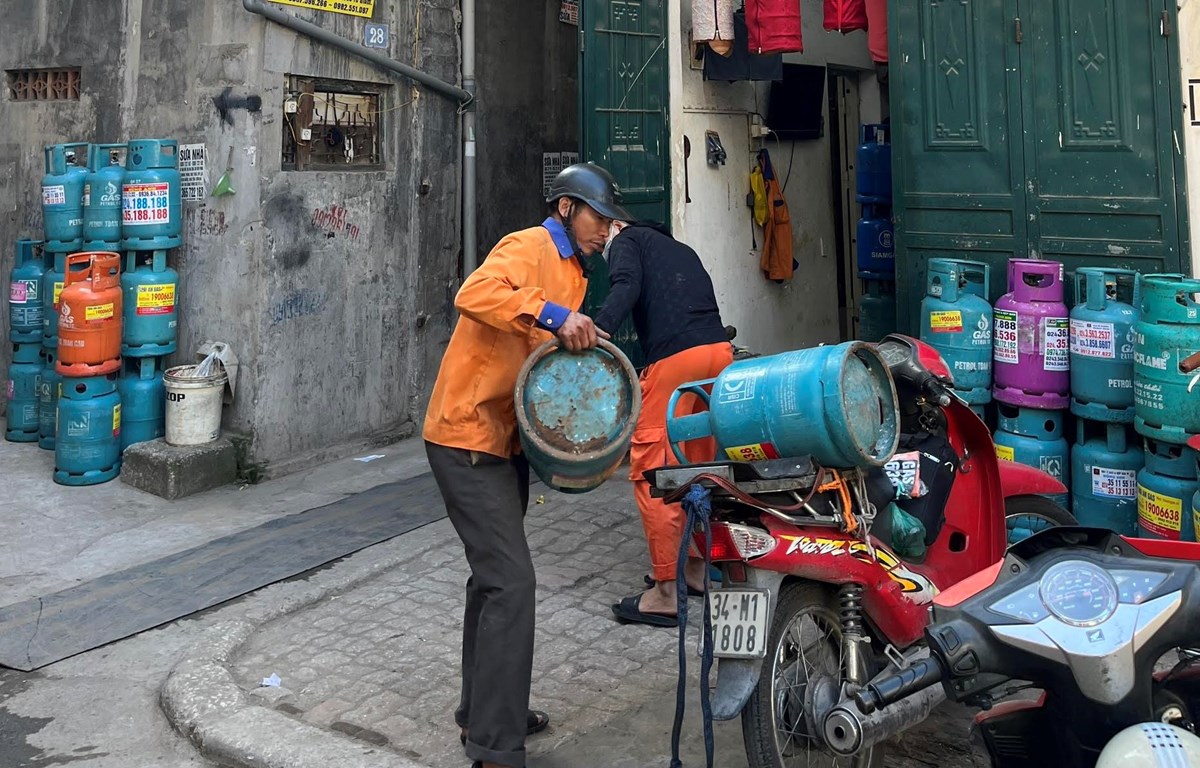 Hà Nội: Giá gas quay đầu tăng trở lại sau 6 tháng giảm liên tiếp
