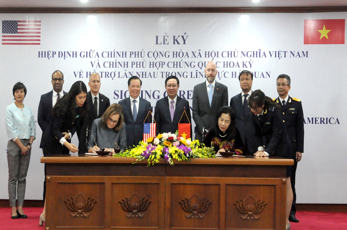 Việt Nam và Hoa Kỳ ký hiệp định hỗ trợ nhau trong lĩnh vực hải quan